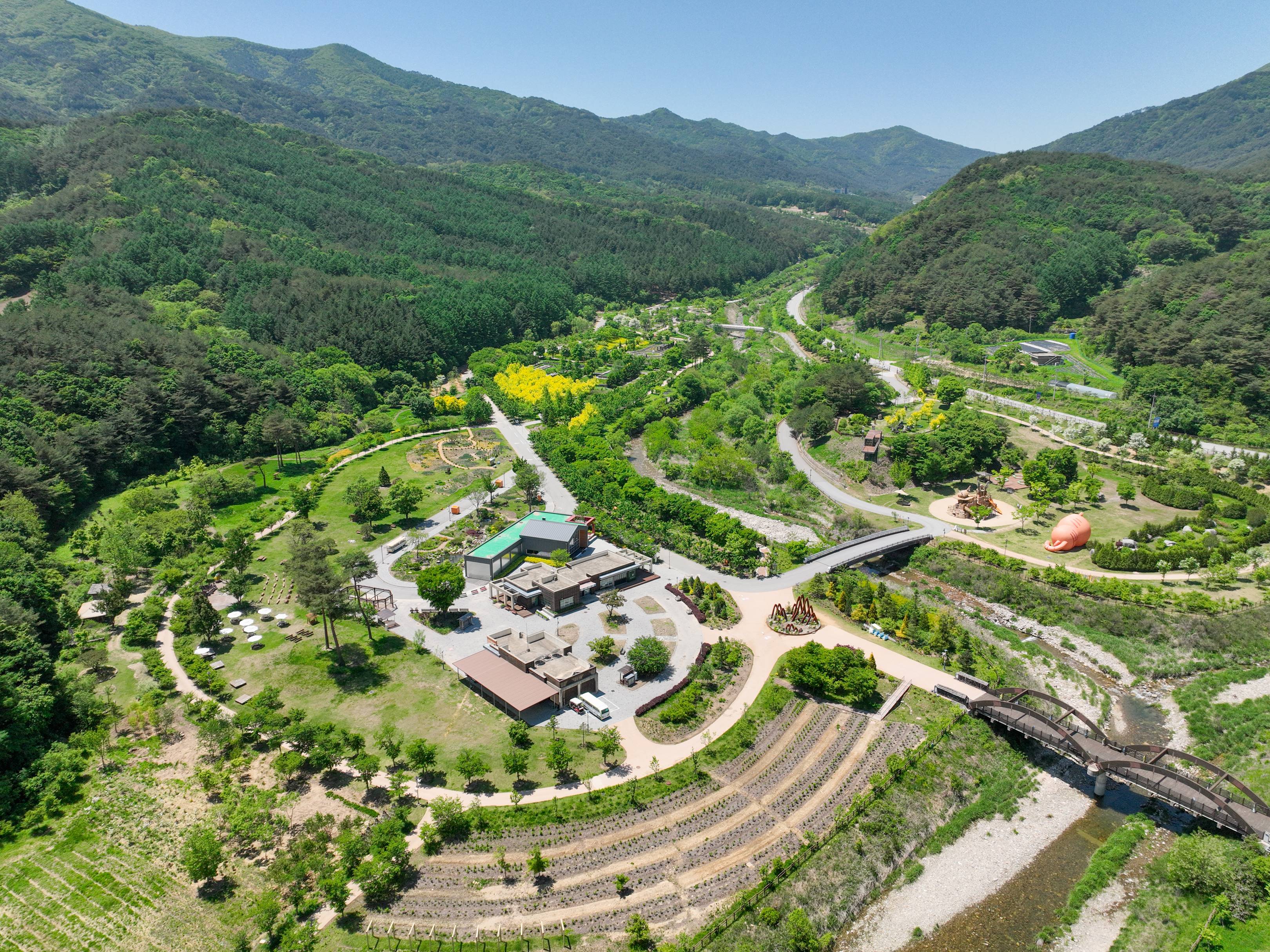 Baekdudaegan National Arboretum